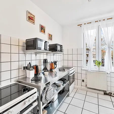 Zf02 Monteurzimmer - Platz Fuer Bis Zu 20 Personen Im Haus - Mehr Und Verfuegbar Ls-crewcomfort Hostel