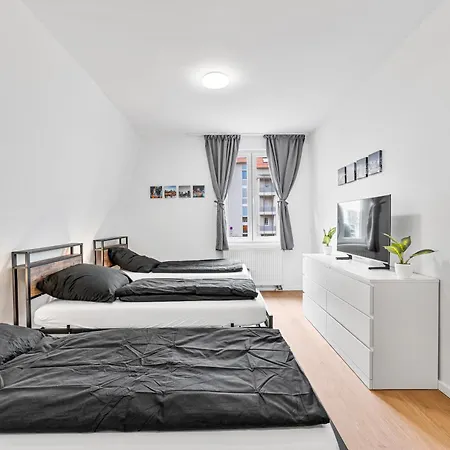 Zf02 Monteurzimmer - Platz Fuer Bis Zu 20 Personen Im Haus - Mehr Und Verfuegbar Ls-crewcomfort *