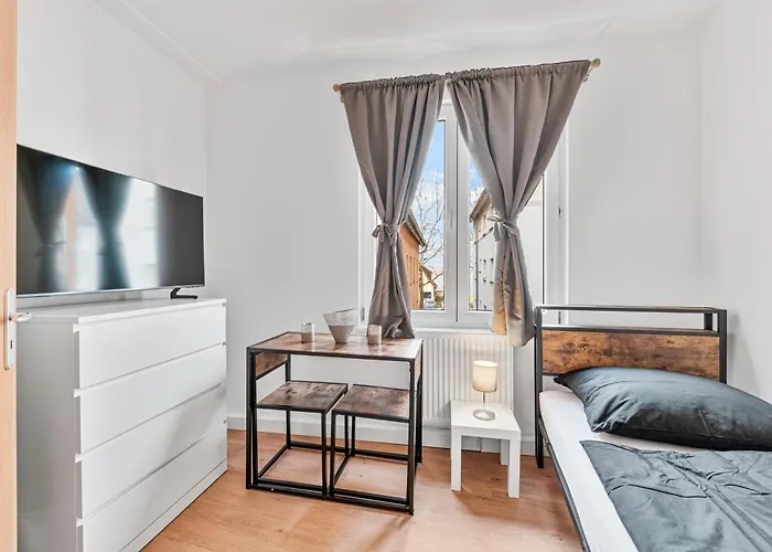 Zf02 Monteurzimmer - Platz Fuer Bis Zu 20 Personen Im Haus - Mehr Und Verfuegbar Ls-crewcomfort Hostel Stuttgart