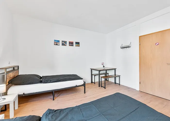 Hostel Zf02 Monteurzimmer - Platz Fuer Bis Zu 20 Personen Im Haus - Mehr Und Verfuegbar Ls-crewcomfort