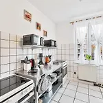 Zf02 Monteurzimmer - Platz Fuer Bis Zu 20 Personen Im Haus - Mehr Und Verfuegbar Ls-crewcomfort Ostello
