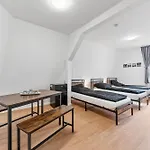Ostello Zf02 Monteurzimmer - Platz Fuer Bis Zu 20 Personen Im Haus - Mehr Und Verfuegbar Ls-crewcomfort *